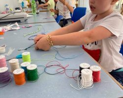 Activité manuelle au centre Activité manuelle au centre