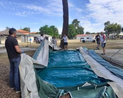 On déplie les tentes