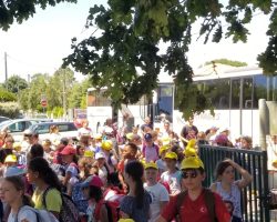 L'arrivée des bus L'arrivée des bus