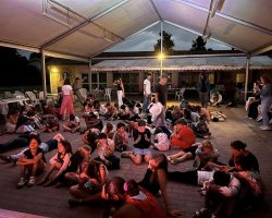 Retour au calme après la boom, avant d'aller se coucher Retour au calme après la boom, avant d'aller se coucher