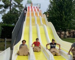 Le premier en bas ! Le premier en bas !