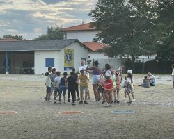 Le directeur est à la manœuvre Le directeur est à la manœuvre