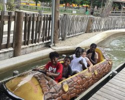 Un tour en bateau Un tour en bateau